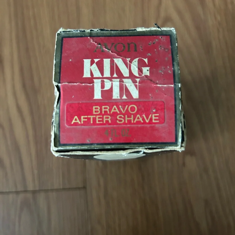 Avon King Pin Bravo After Shave - Red